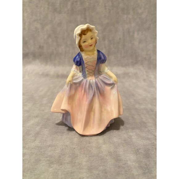 Vintage Royal Doulton Woman‎ "Dinky Do" HN1678 Figurine Made in England - Picture 1 of 7